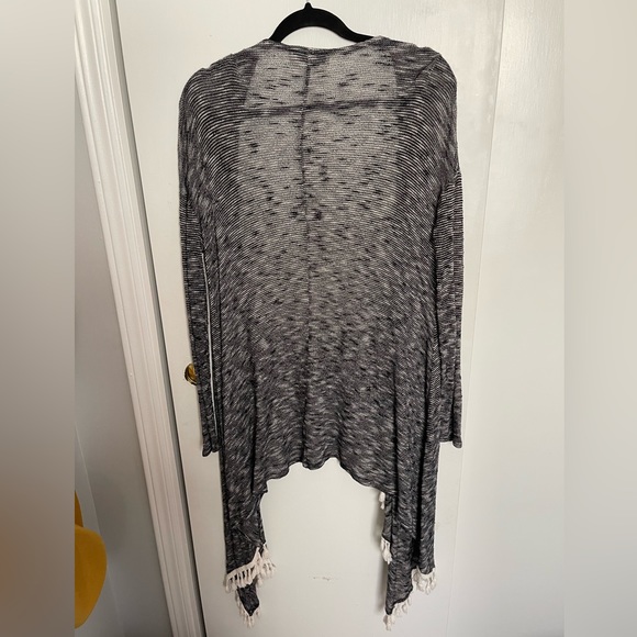 Lizard Thicket | Jay | Knit Boho Cardigan Tassels Sheer Grey - Picture 2 of 5